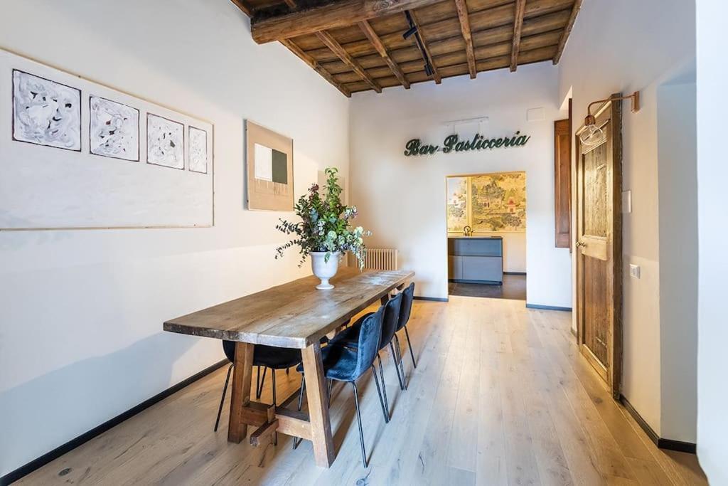 Romac Baullari Ii 4bdr Near Campo De Fiori Rom